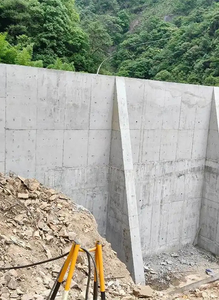 济宁汶上县重力式挡土墙